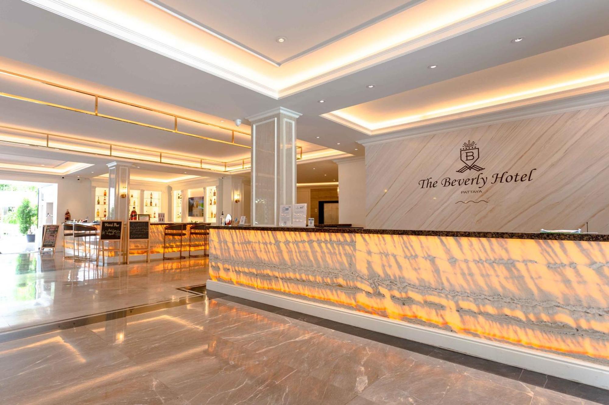 The Beverly Hotel Pattaya Buitenkant foto